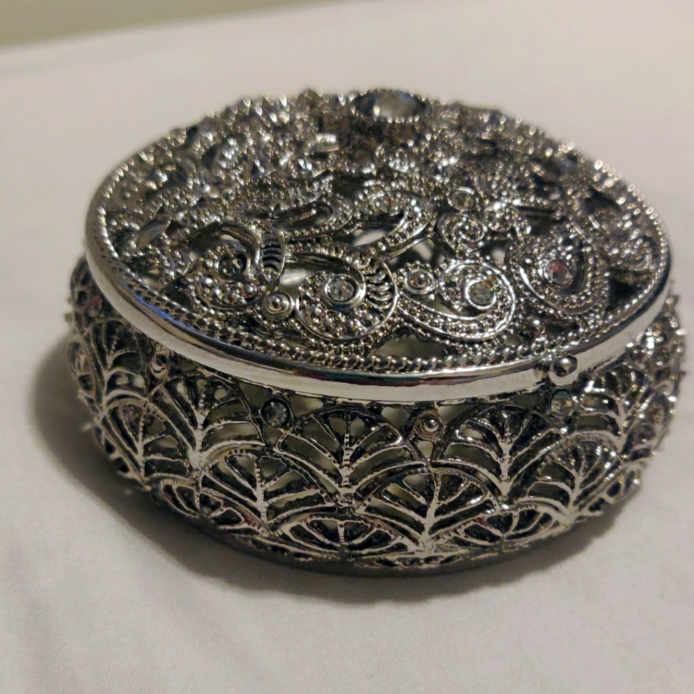 Small Coin or Jewlery Jar
